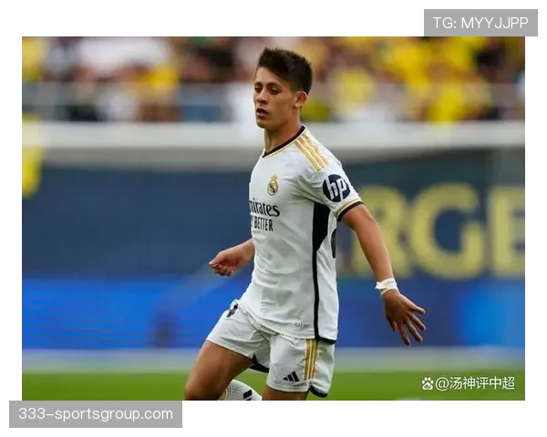 居莱尔更适合边锋还是中场：战术角色与适配性分析