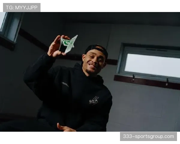 哈维·西蒙斯技术细腻与本赛季表现稳健解析